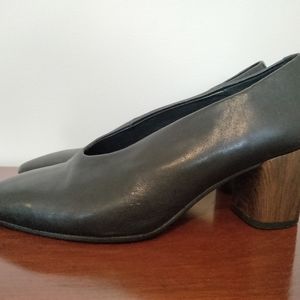 Vagabond Black Leather Eve Wood Block Heels